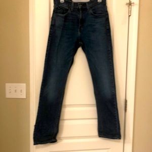 😊 Mens Levi’s Jeans 32x32 worn 1 time😊 NWOT. No Fading